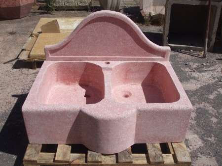 Lavello in cemento e graniglia di marmo levigato rosa 90x60xh.25